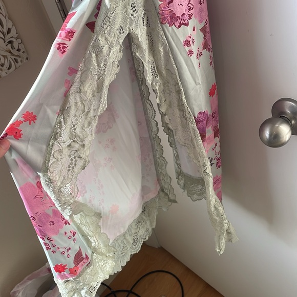 Amazon Dress - Picture 2 of 3